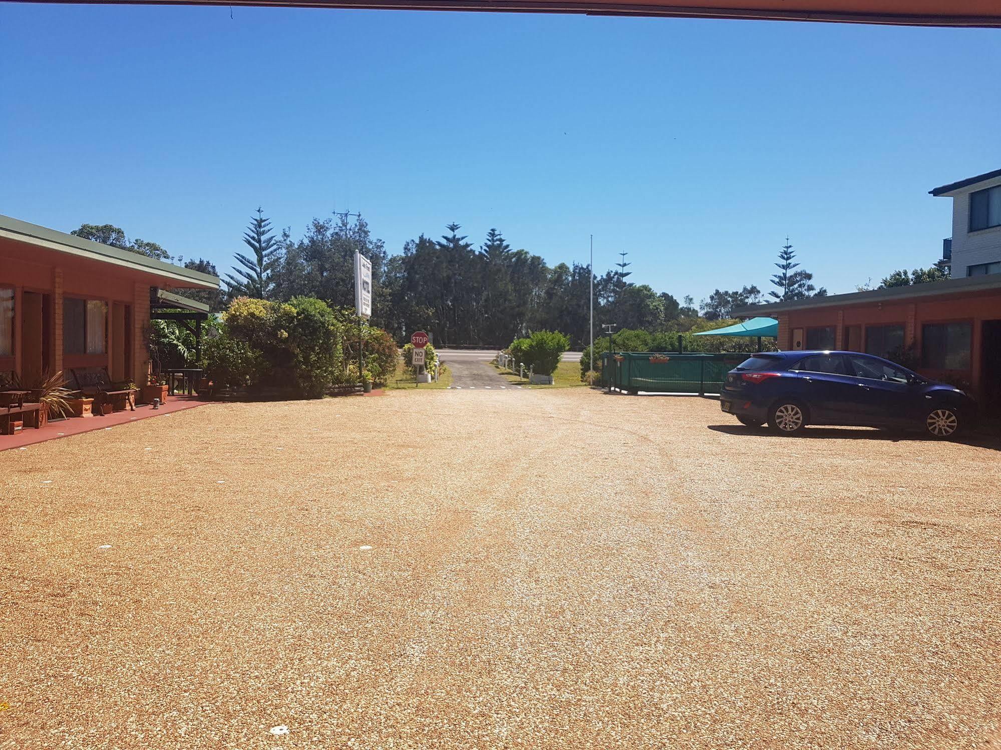 Lake Front Motel Entrance Bagian luar foto